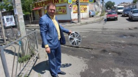 Общественники осмотрели состояние дорог в Симферополе в преддверии дня города