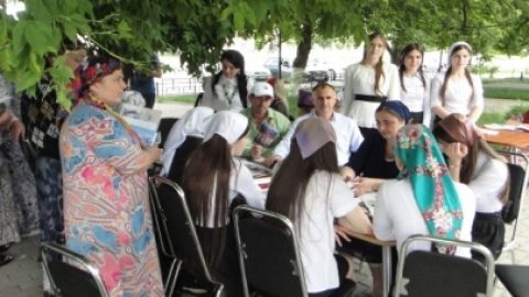Во дворах  города Аргуна  Чеченской Республики проходят семинары для активных граждан и представителей  советов многоквартирных домов