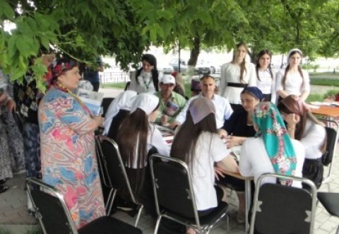 Во дворах  города Аргуна  Чеченской Республики проходят семинары для активных граждан и представителей  советов многоквартирных домов