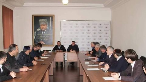 Мансур Солтаев руководитель ЖКХ контроль по ЧР, совместно жилищной инспекцией, с Председателем ОП ЧР,  актовом зале  Общественной палате ЧР,  провели  расширенное семинар совещание, по вопросам ЖКХ, 