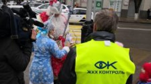 В Краснодаре объявился необычный Дед мороз и Снегурочка