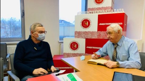На приём в Вологодский центр пришёл старший по дому, что его  волнует