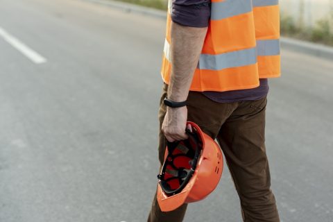 Зарплаты в популярных среди мигрантов вакансиях Петербурга за год выросли на 10-30%
