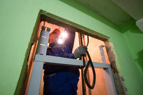 Минстрой РФ предлагает менять в рассрочку устаревшие лифты в МКД