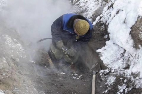 Особенности петербургской зимы: десятки домов без тепла из-за прорыва труб