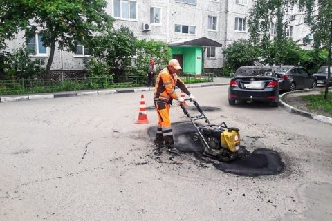 За счет каких средств ремонтируем покрытие на придомовой территории