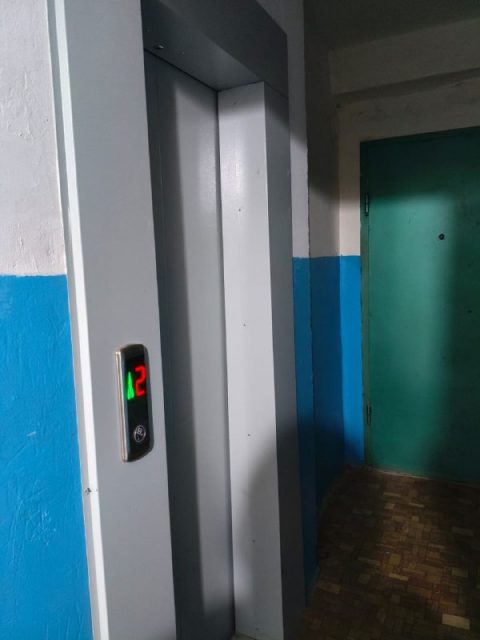 Итоги проверки на ул. Насрудинова: жители получили безопасные и современные лифты.