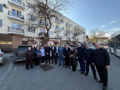 Специалисты Регионального центра общественного контроля в сфере ЖКХ Республики Дагестан приняли участие в приемке многоквартирного дома №19 по улице Эмирова.