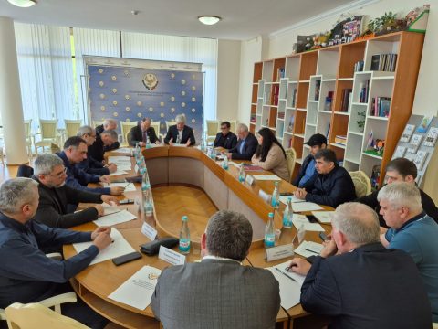 В ГБУ РД «Дом Дружбы» прошли общественные слушания по вопросам жилищно-коммунального хозяйства.
