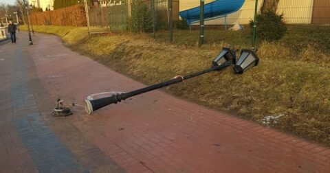 Невский районный суд взыскал компенсацию с УК за упавший на жителя фонарь